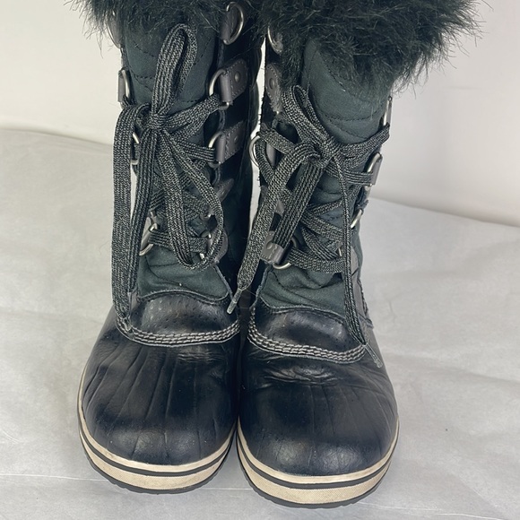 Sorel boots - Picture 7 of 10